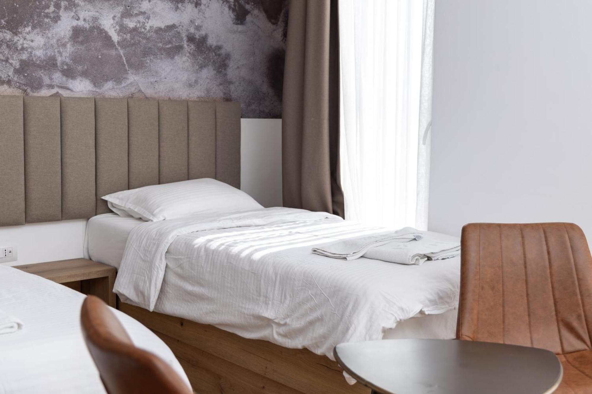 Roadside Hotel Lipjan 外观 照片
