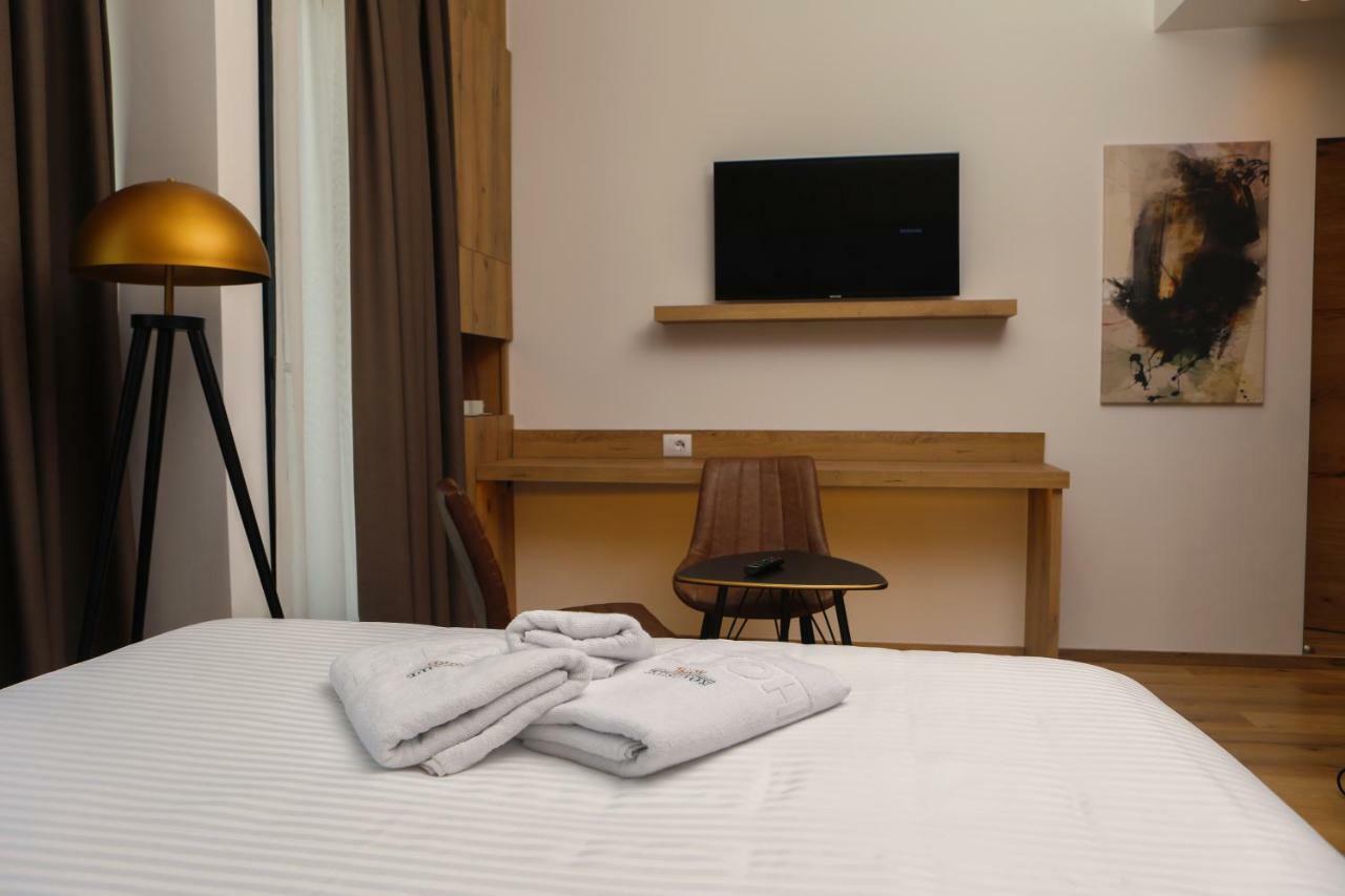 Roadside Hotel Lipjan 外观 照片